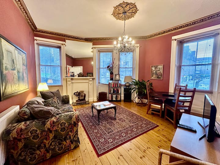 Unique Cozy Nest For 2, Old Town - Edinburgh