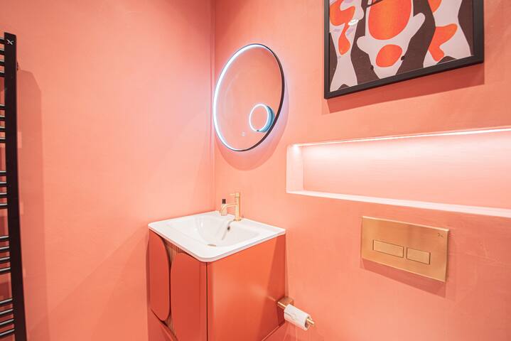 Stylish 2Bed Flat interiors designed by Soho House gallery image 5