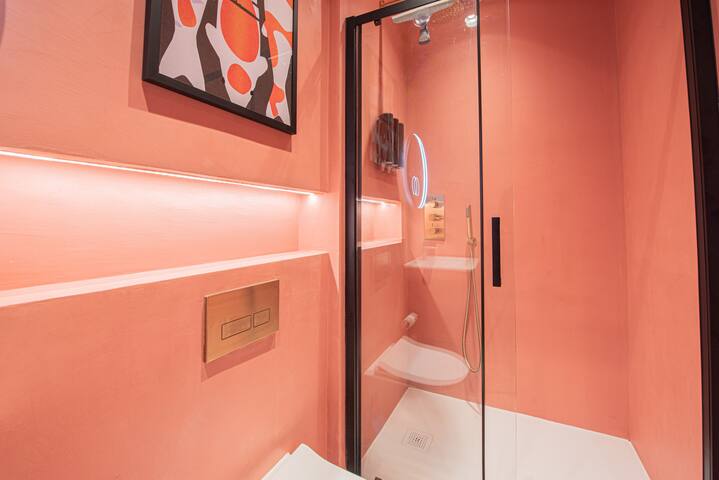 Stylish 2Bed Flat interiors designed by Soho House gallery image 4