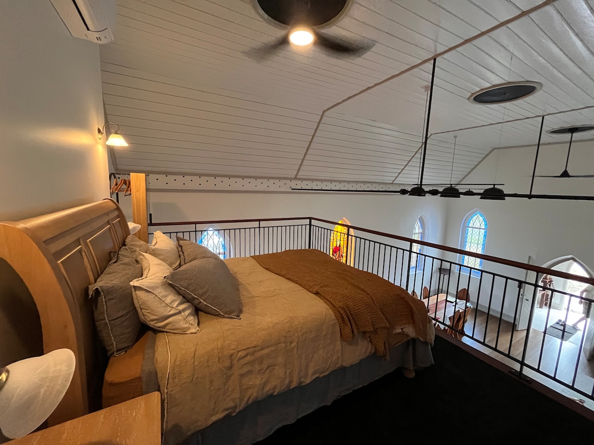 Evenings here are whisper quiet, perfect for early nights, deep rest and clear mornings.