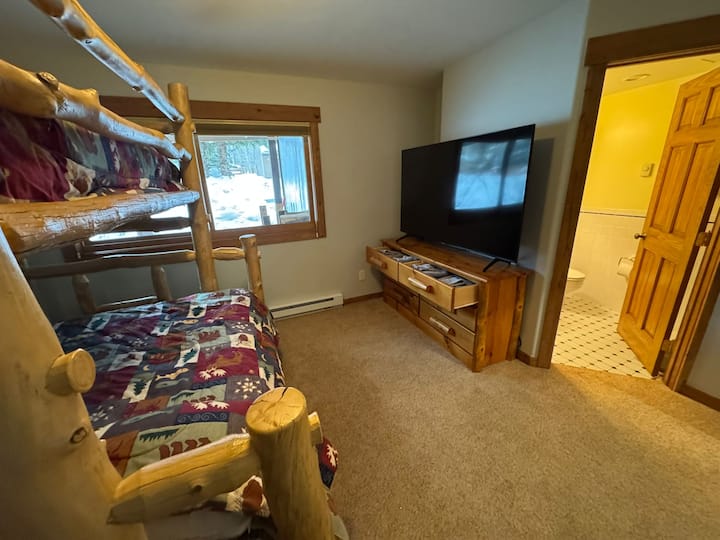 Cama doble sobre litera completa