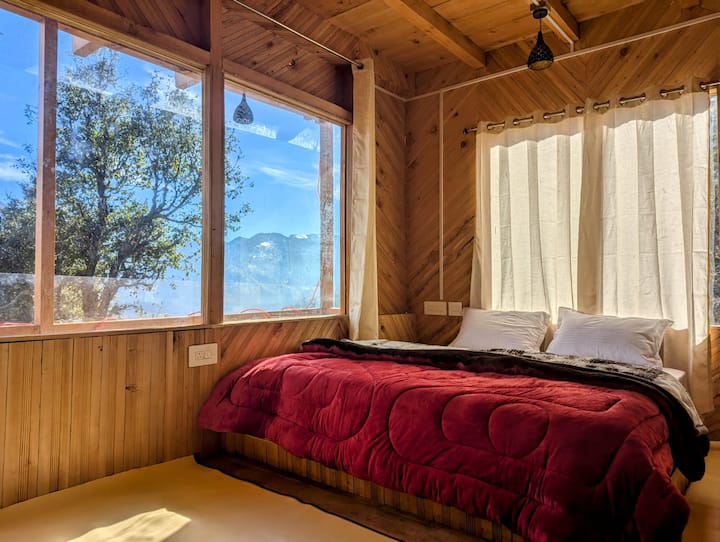 Cozy Secluded Stunning View Tree House Lushal - Himachal Pradesh