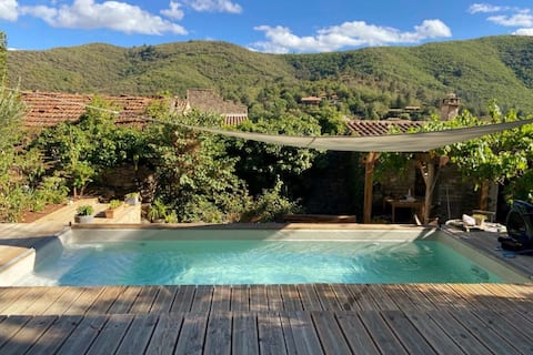 The Saint-Laurent Sheepfold