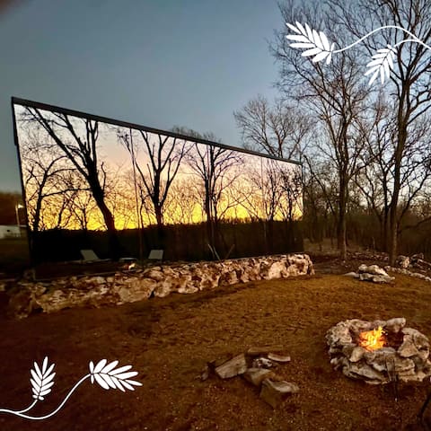 Luxury Mirror Cabin: 1st & Only in DFW/Oklahoma!