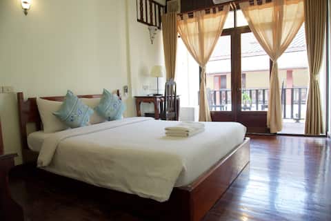 Superior Double Room Villa Phounsab Tourist Street