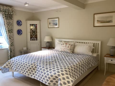 Successful Airbnb property: The Blue Room - Sleeps 2 Brancaster Staithe in Brancaster