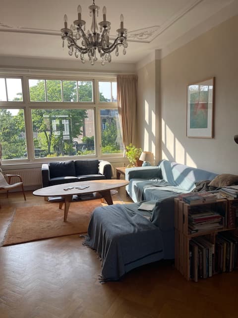 Top performing Airbnb: Stately apartment near the beach in Visserijbuurt