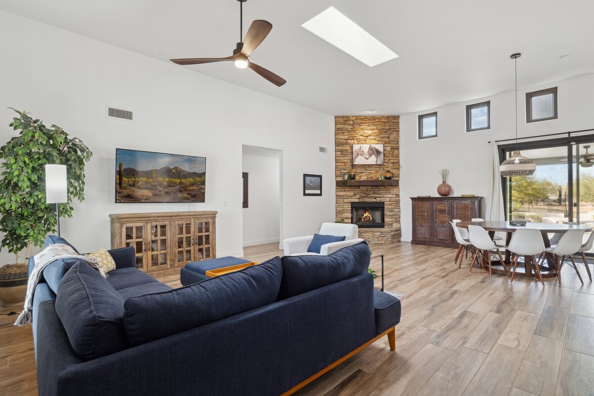 Popular Airbnb listing: Cave Creek Acres Retreat in Desert View