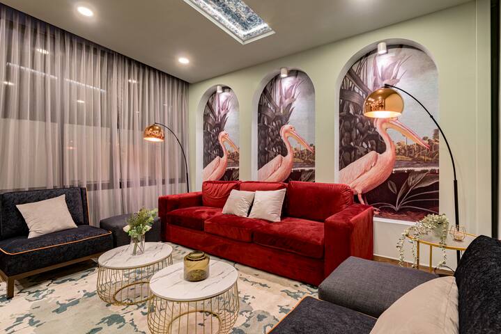 Artsy Roma Vibes – Private Rooftop, BBQ, Gym & AC gallery image 2