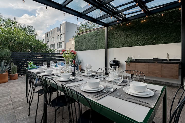 Artsy Roma – Private Rooftop, BBQ, Gym & AC