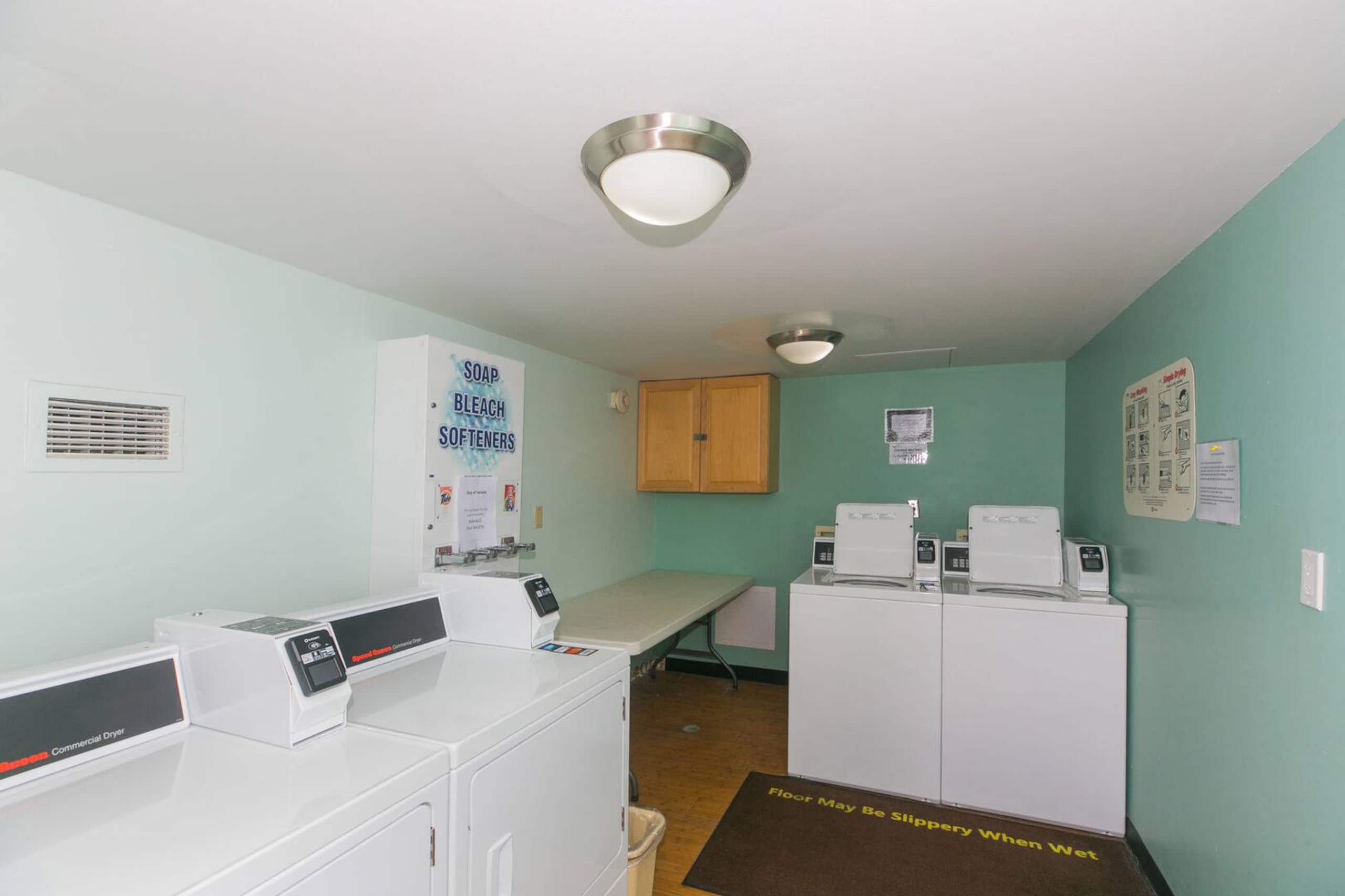 Condo in Honolulu · ★4.82 · 1 bedroom · 3 beds · 1 bath - Image 18