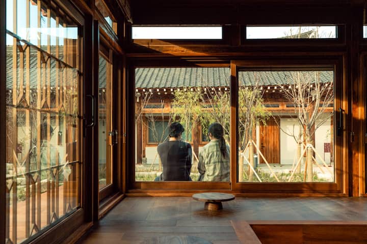 [Myeongjigak Main Building/3rd Floor] Hanok hotel with private hanok bath (free breakfast/2 minutes…