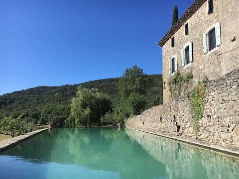 The Mas de Gourgasset” A 16th Century hamlet