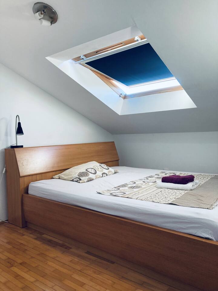 Საძინებელი - საწოლი 160 × 200 სმ
