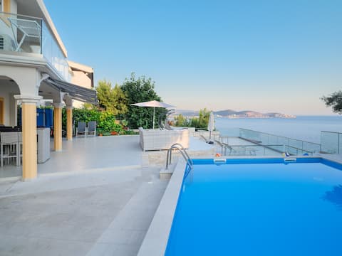 Villa with panoramic views