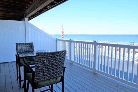 Top Airbnb: Beachfront Condo with Great Views in Kennebunkport / Southern Maine Coast