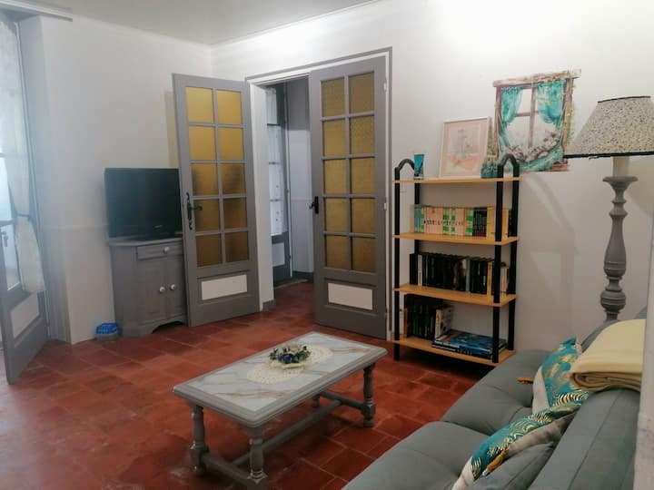 Grande Maison En Pierre Et Charme Villageois - Mirambeau