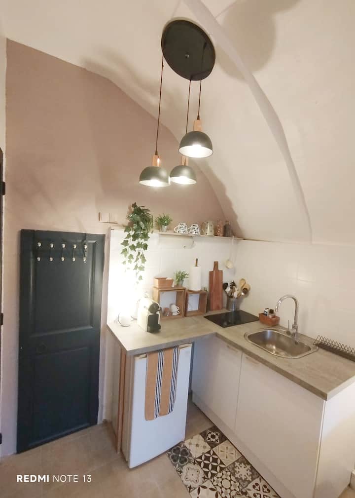 Studio De Charme Avec Terrasse Au Coeur De Rognes - Rognes