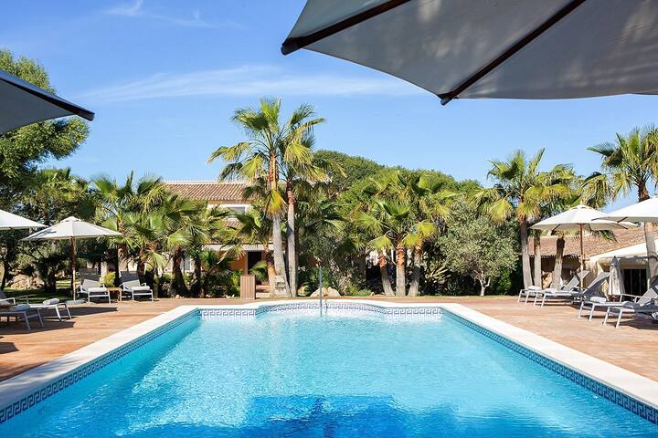 Spacious Nature Farm, Pool & Near to Sandy Beach