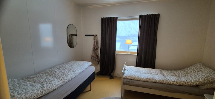 เตียง 1 ขนาด 90 × 200 ซม.