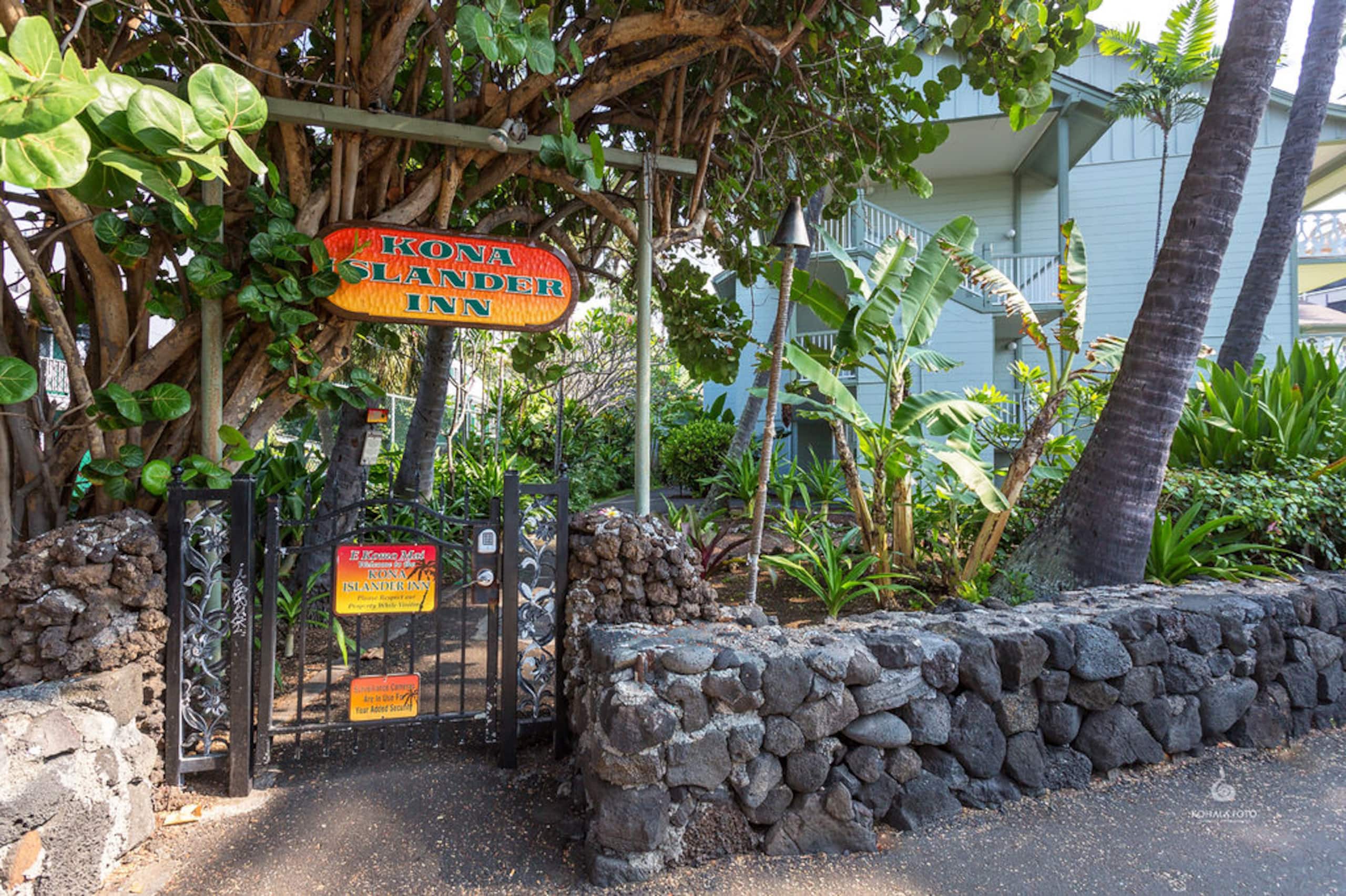 Condo in Kailua-Kona · ★4.82 · Studio · 2 beds · 1 bath - Image 14