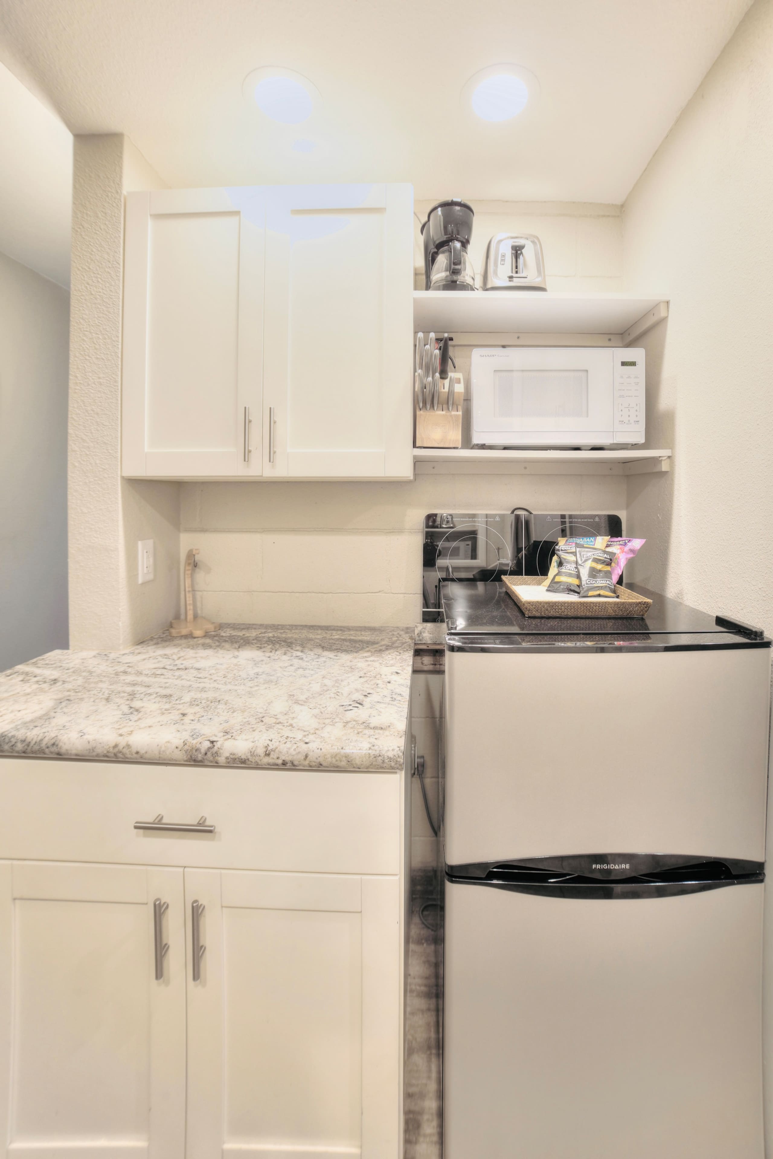 Condo in Kailua-Kona · ★4.82 · Studio · 2 beds · 1 bath - Image 6