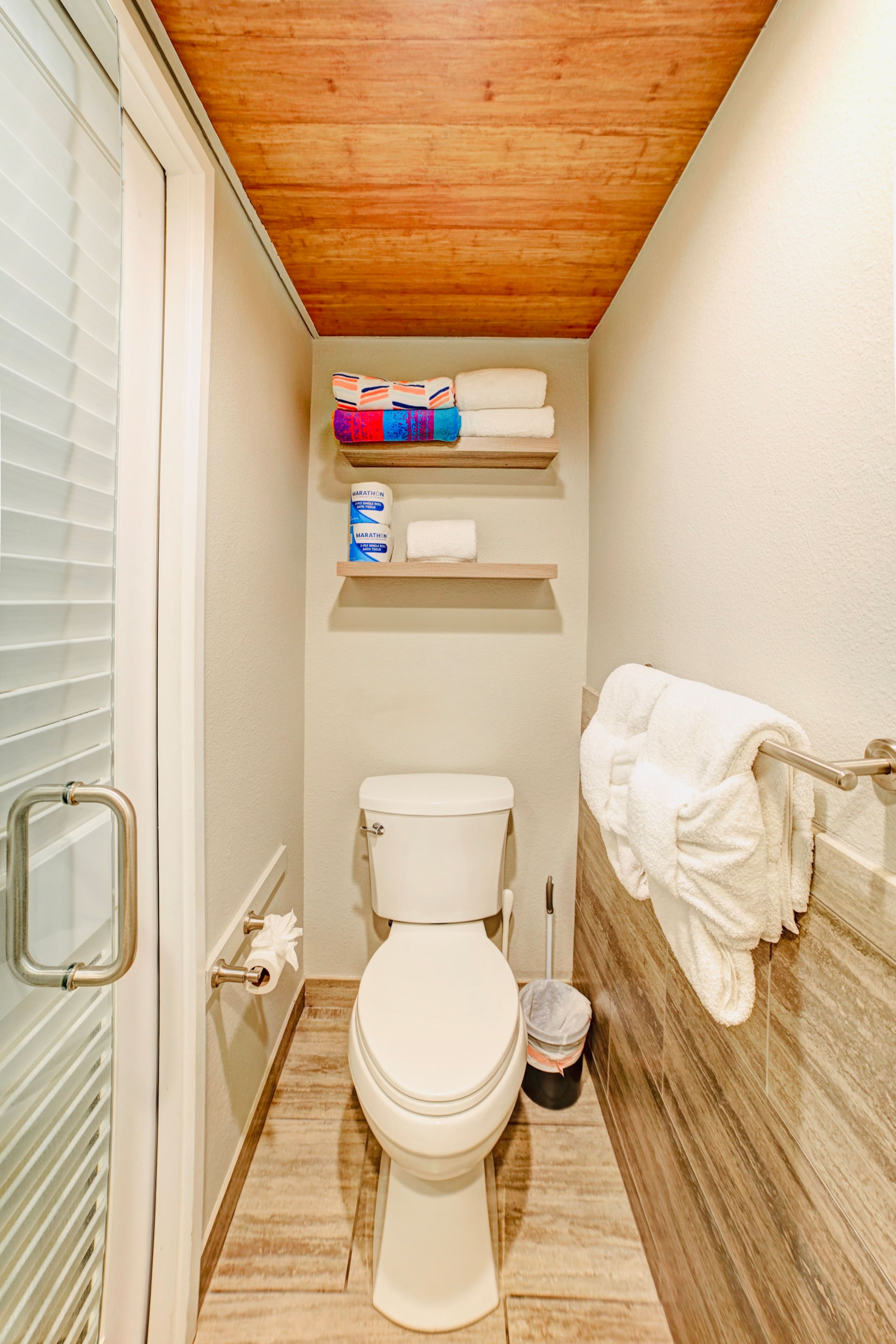 Condo in Kailua-Kona · ★4.82 · Studio · 2 beds · 1 bath - Image 10