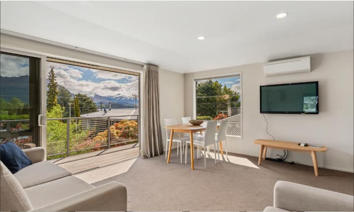 Lake Views Apartment - Wanaka