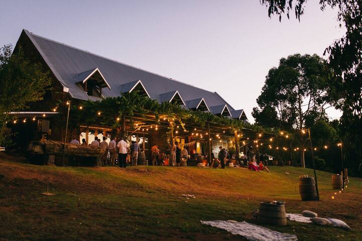 Secluded luxury lodge amongst truffle trees