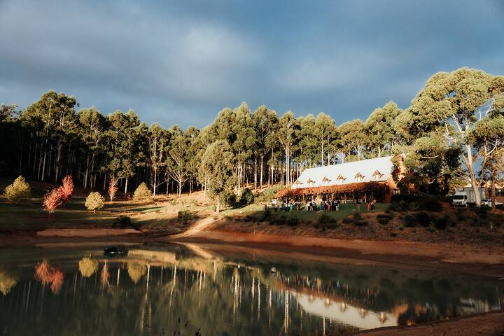 Secluded luxury lodge amongst truffle trees gallery image 3