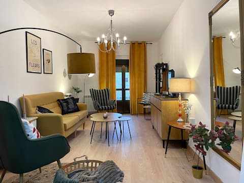 Top performing Airbnb: Los Condes Private garage in Zamora
