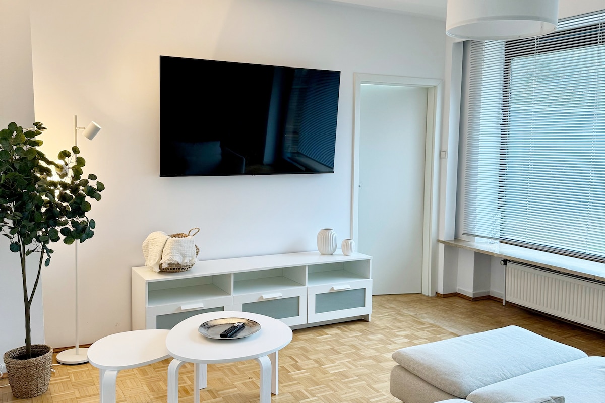 Top performing Airbnb: 4-room apartment with garden in Marienthal