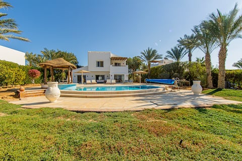 Stunning villa with private heatable pool