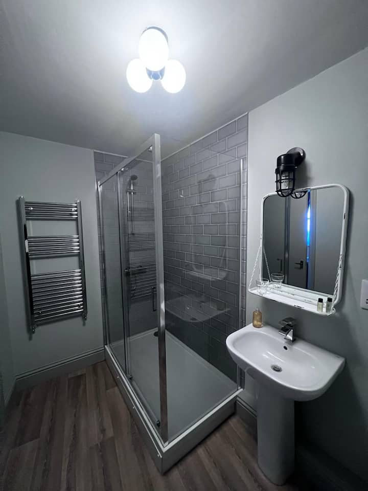 Standard Double | Oyo The Victorian Tap B&b - Corbridge