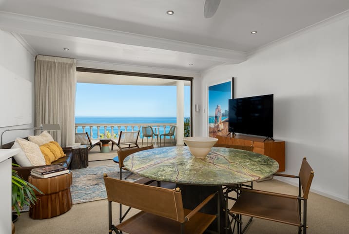 Designer Oasis with Stunning Ocean Views gallery image 4