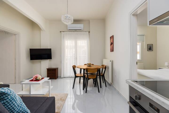 Bianca by halu! Central 2-BD apt gallery image 2