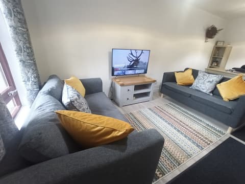 Successful Airbnb property: Steam Train Cottage, Aviemore in Duthil And Rothiemurchus