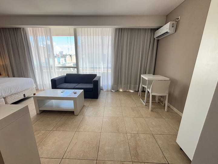 Квартира-студия в Monserrat с мебелью и кондиционером