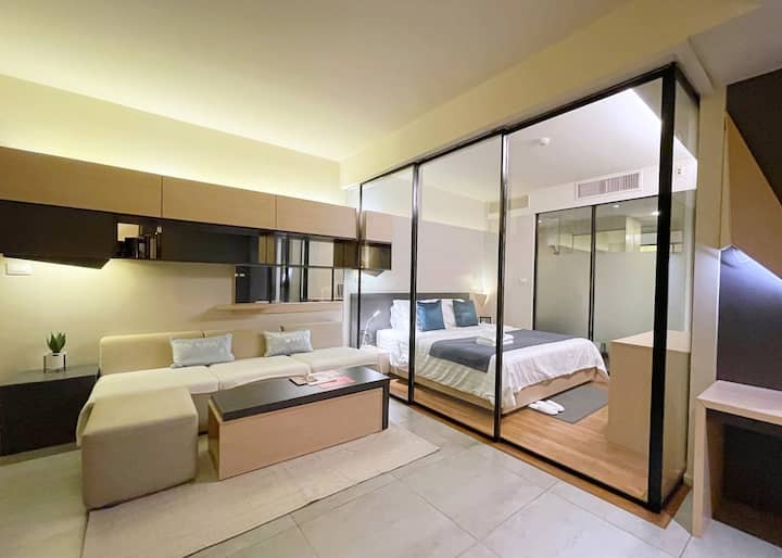 Gk24: Cbd/ 1-bedroom/ Bts Asoke/ Near Terminal 21 - Bangkok