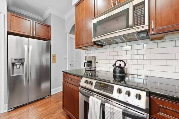 Spacious Short North Home – 11 beds/3.5BTH gallery image 5
