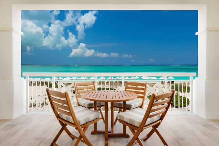 1BR Deluxe All-Inclusive Suite at Alexandra Resort