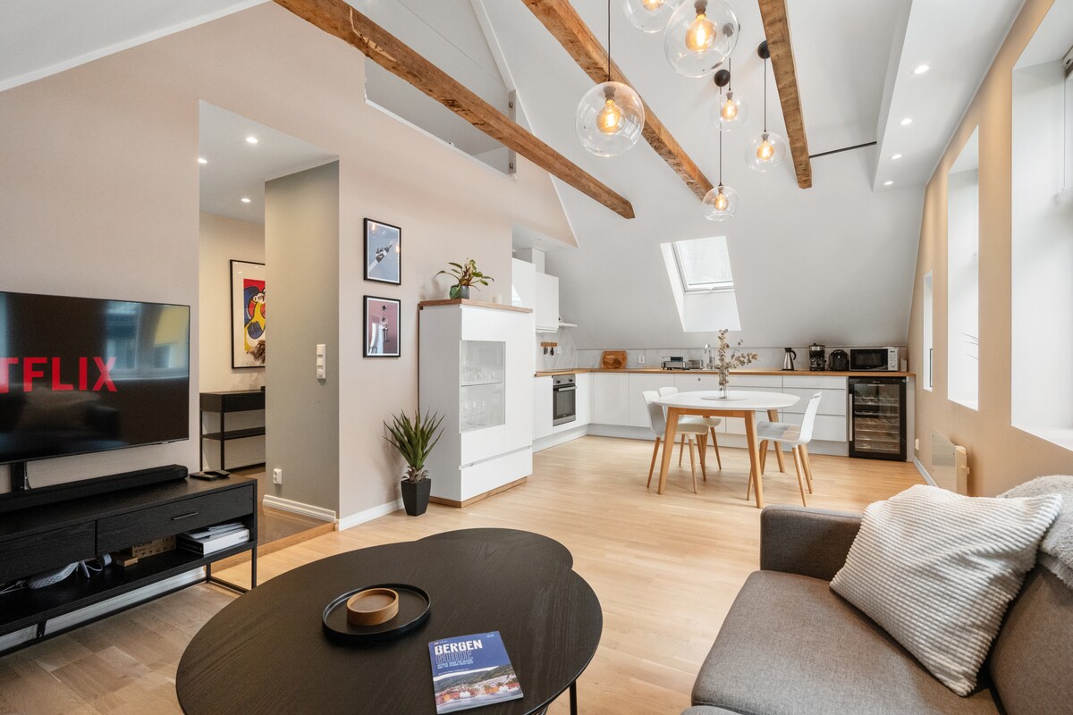 Luxury Condominiums Norway Rent Reference: Unique Apartment Next To Bryggen With Balcony
