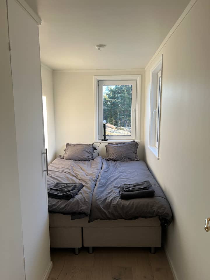 160 cm vyššia manželská posteľ.