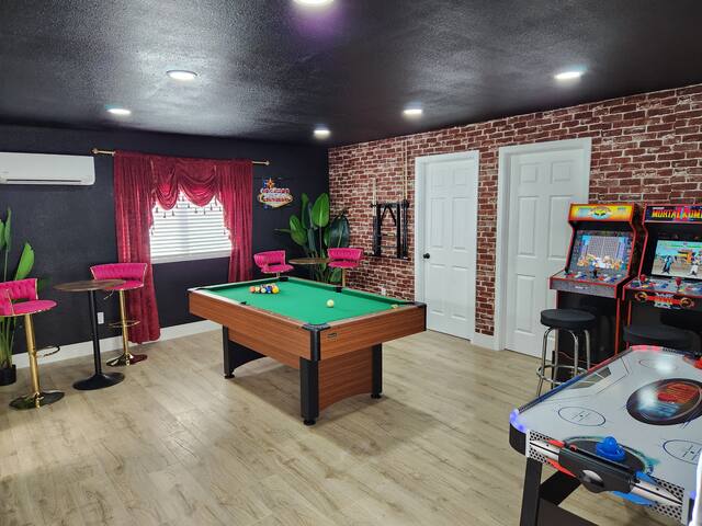 Luxury Vacation Villa 5,500sqft | 10 Bedrooms gallery image 3