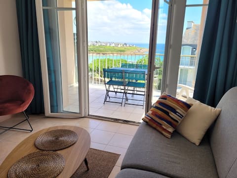 Top performing Airbnb: Apartment with beautiful sea view in Audierne