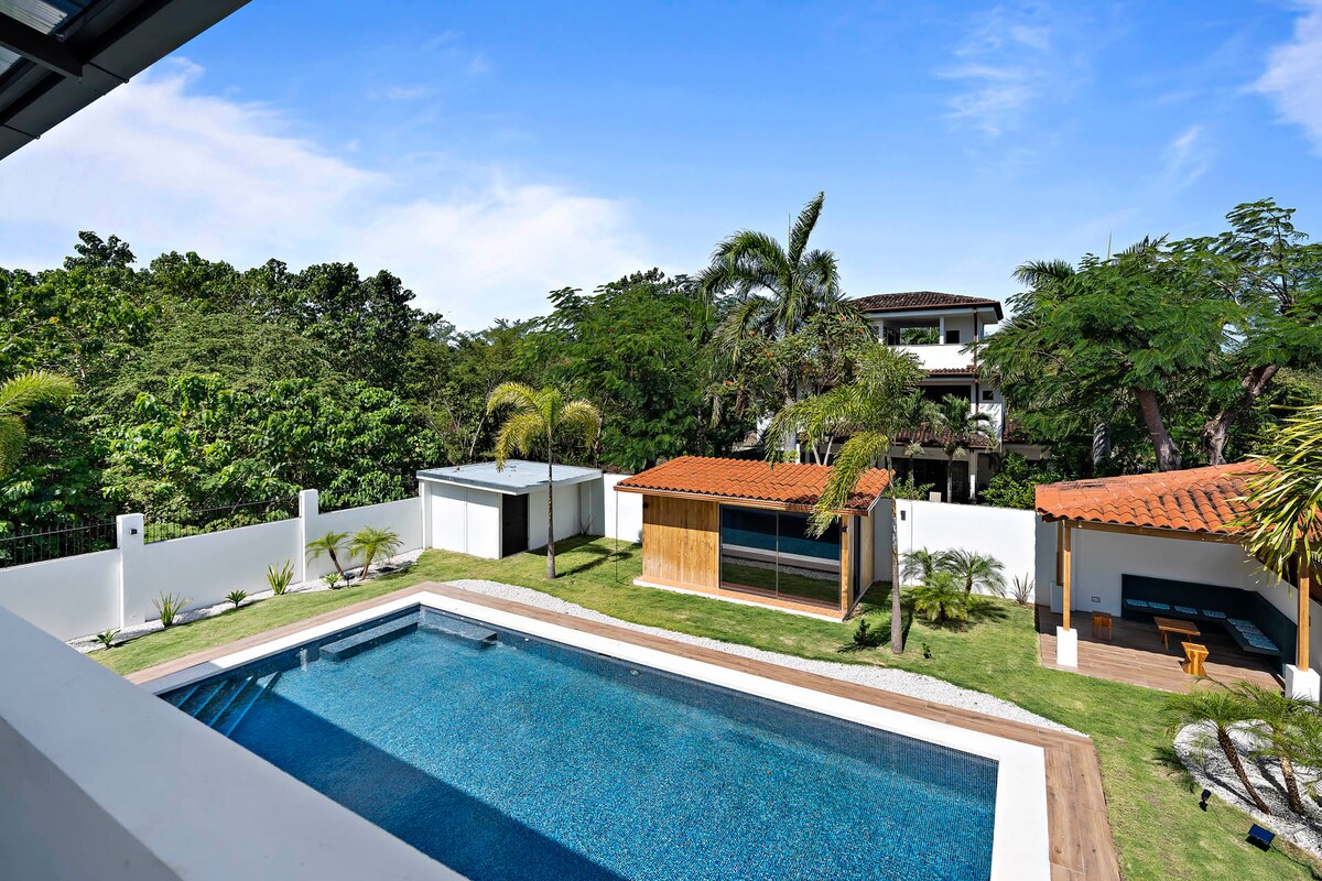 Luxury Paradise • Pool • 5 Min to Beach