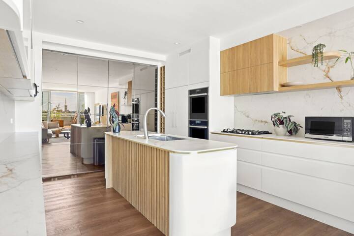 Botanical Hot Tub, Cold Plunge & Luxe Steam Shower gallery image 5