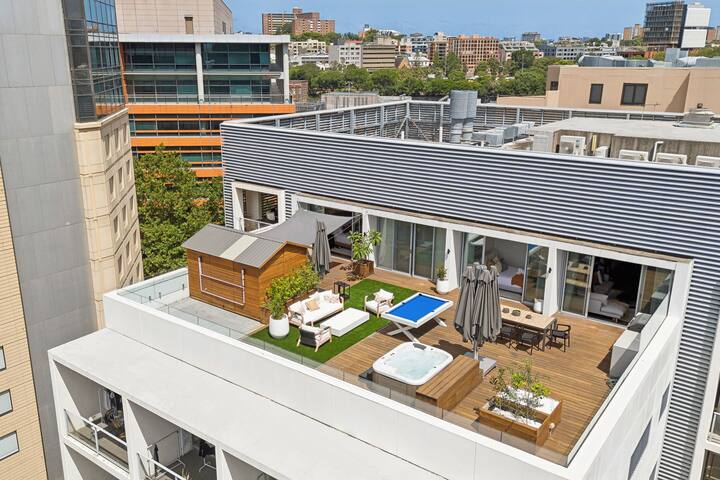 Botanical Hot Tub, Cold Plunge & Luxe Steam Shower gallery image 4