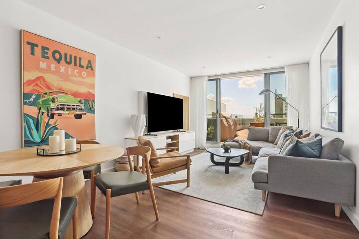 Botanical Hot Tub, Cold Plunge & Luxe Steam Shower gallery image 2