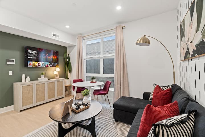 New Apt Near Dt Philly W/queen, Sofa Bed & Laundry - Philadelphia, PA